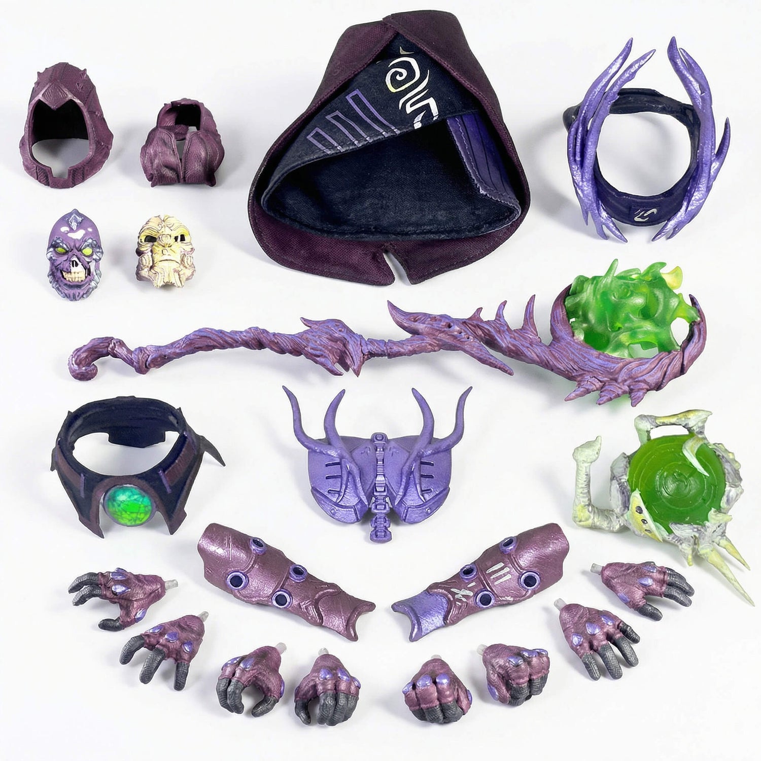 Legendari Pale King Action Figure