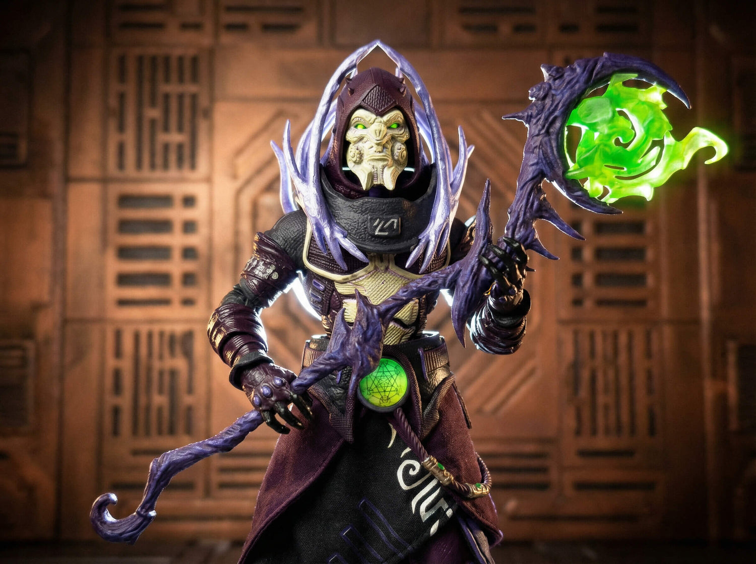 Legendari Pale King Action Figure